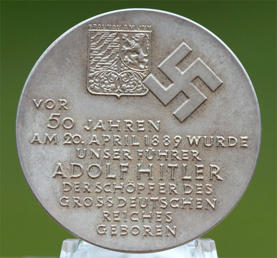 Vor 50 Yahren, am 20. April 1889, wurde unser Fuhrer ADOLF HITLER der Schopfer des Grossdeutschen Reiches geboren