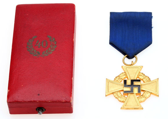 Cased 40 Years Faithful Service Cross