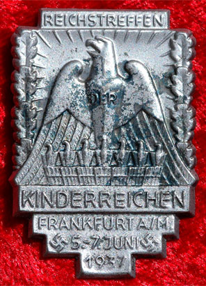 1937 National Large Families Convention Badge