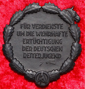 Fur verdienste um die wehrhafte ertuchtigung der Deutschen reiter jugend